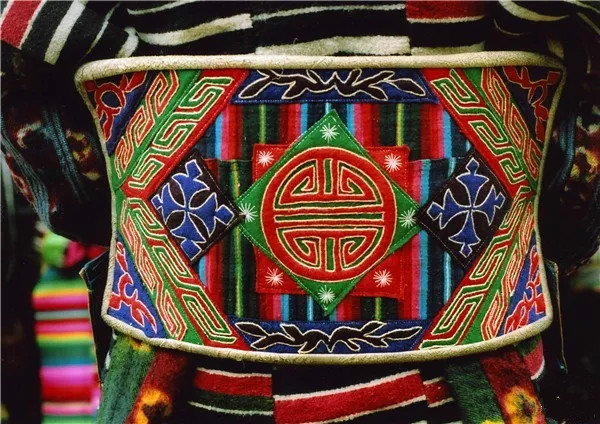 西藏饰品除了蜜蜡松石还有什么你知道吗？