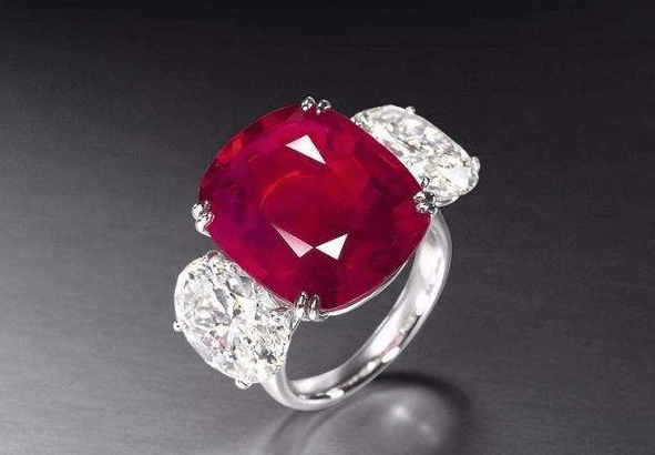 宝石收藏市场十分火热，红宝石跟蓝宝石哪个价值高？