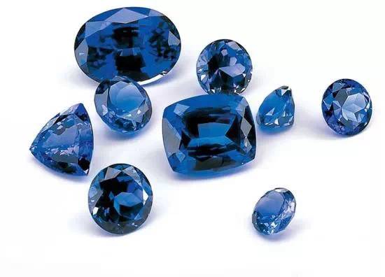 蓝宝石不一定是蓝色的 这可是常识啊！