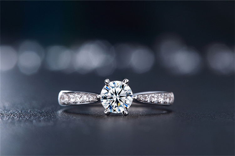 钻石是真爱永恒的象征 这种说法怎么来的？