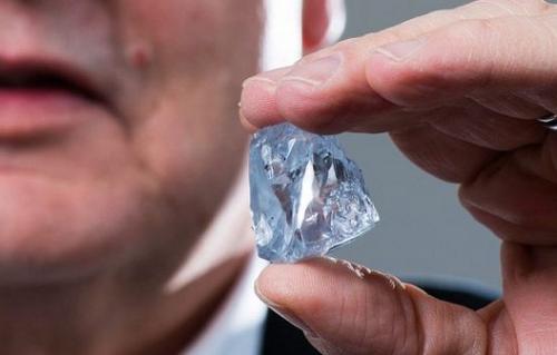 如何区分天然钻石和人工钻石？
