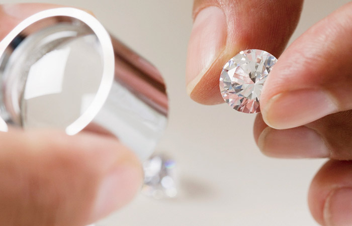 关于钻石的检查 国内和国外有啥不同？