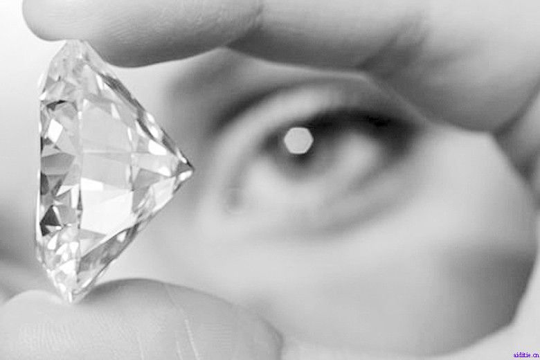 合成钻石和天然钻石大pk 你的眼睛够雪亮吗？