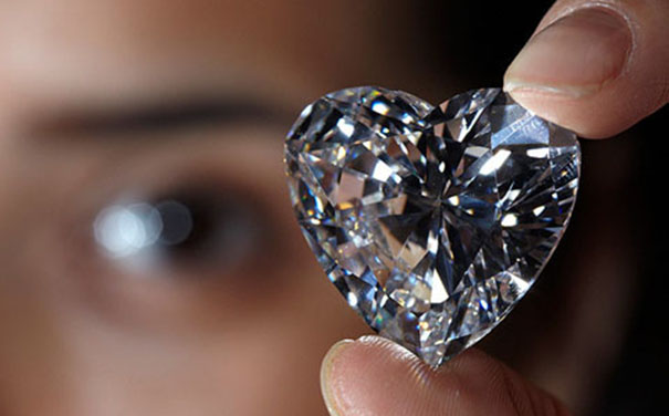 钻石美丽 还要挑选对的戒托才能更有光彩