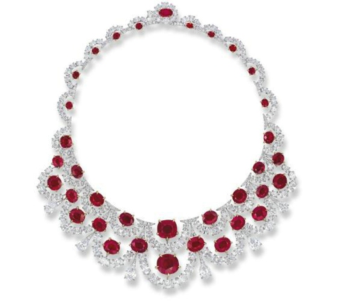 佩戴红宝石更能凸显成熟女性应有的品味与气质