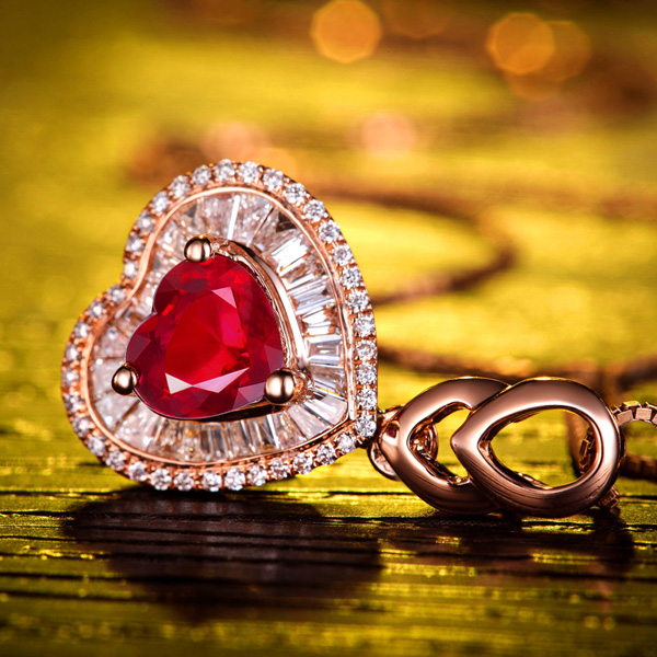 红宝石是男性求婚和表达爱意的信物