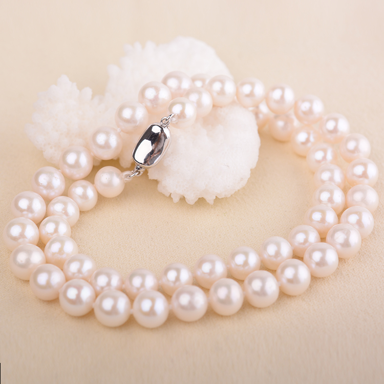 老年幸福女性该怎么选择珍珠饰品