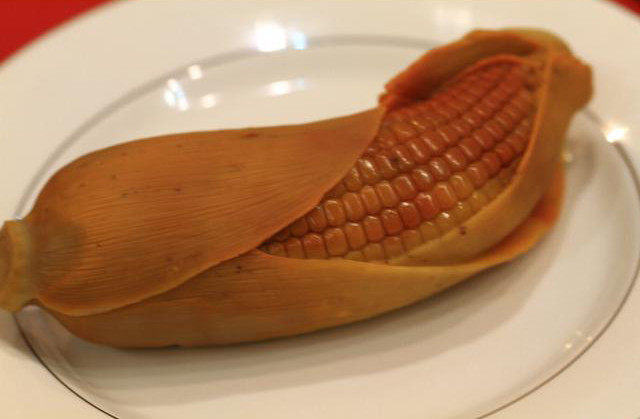 黄龙玉雕刻作品——玉米图片