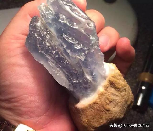 翡翠赌石24条口诀翻译,翡翠原石交易时，应注意些什么？