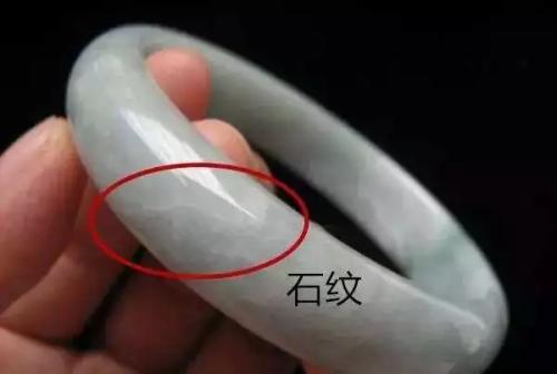 翡翠绺裂和石纹是不是一回事？我们一起来辨别！-翡翠知识