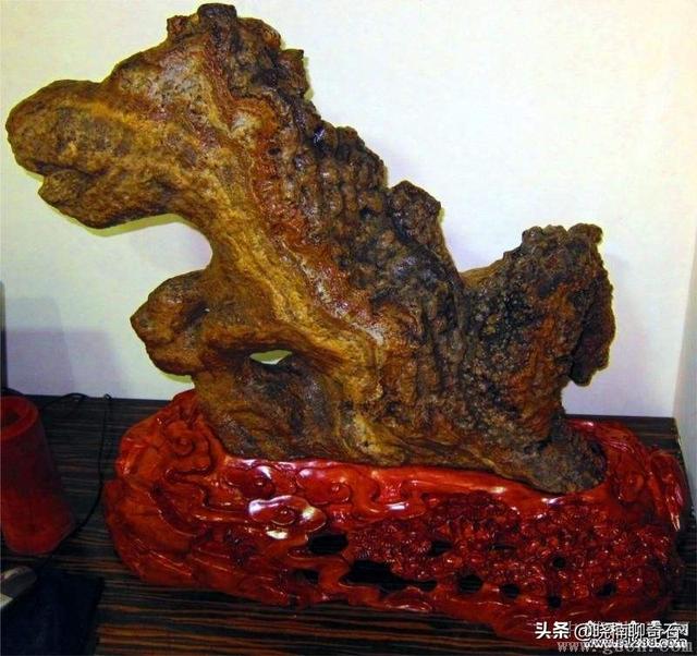 桂林鸡血玉介绍,你知道中国的奇石有哪些吗？