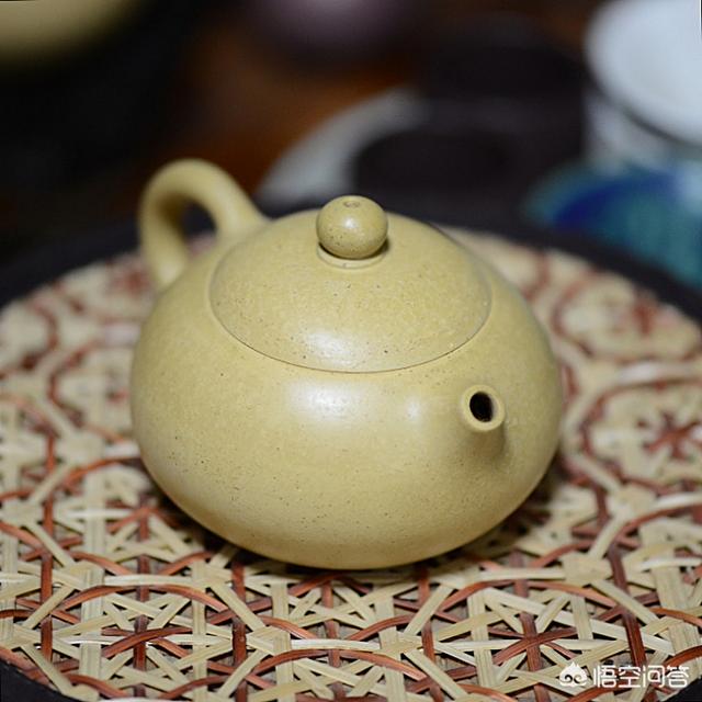 和田玉可以用茶水养吗,紫砂壶看着干涩的，是泥料不好吗？