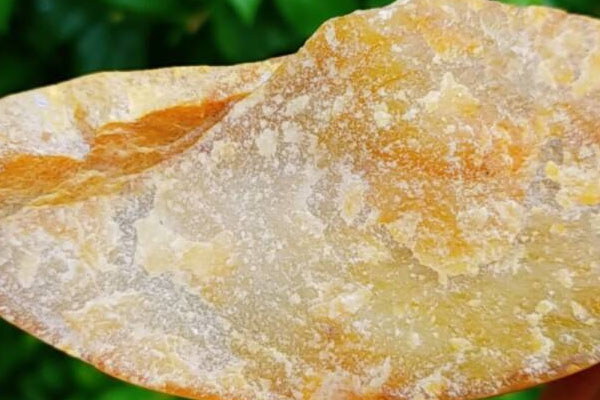 黄皮翡翠原石很少见吗 翡翠原石黄沙皮壳是哪个矿区-玉石知识解答