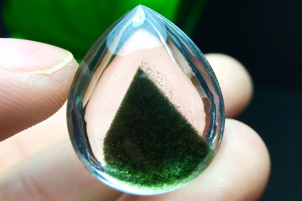 天然绿幽灵水晶有哪些功效与作用？