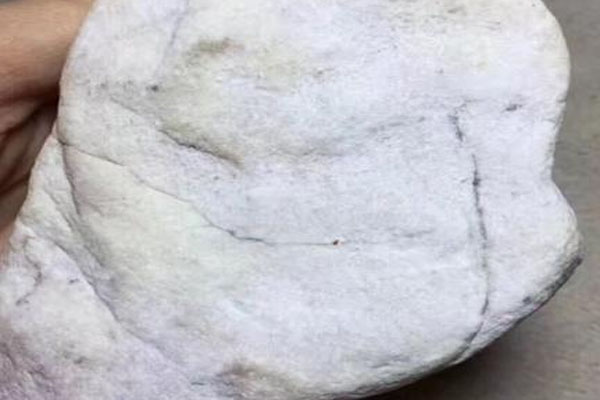 翡翠原石的皮壳种类 白皮翡翠原石有几种
