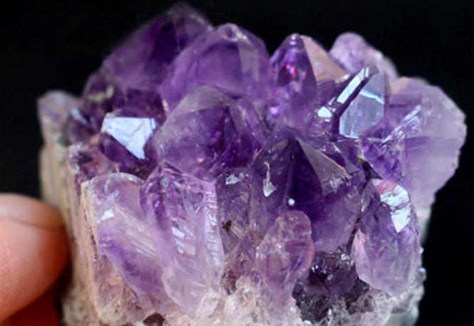 紫水晶原石及挑选方法