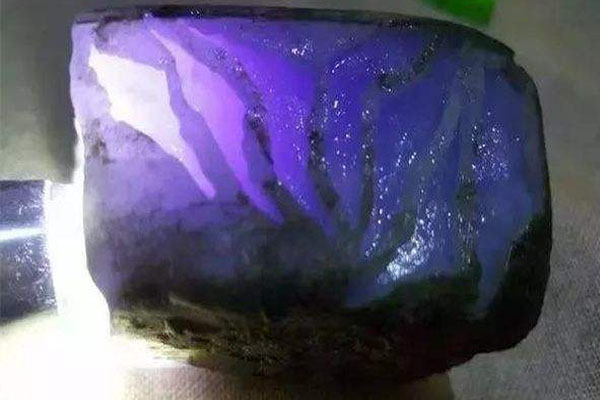 玉石的加工流程是什么样的 紫色玉石能制作成挂件吗-最新[玉石的加工流程是什么样的 紫色玉石能制作成挂件吗]知识解答
