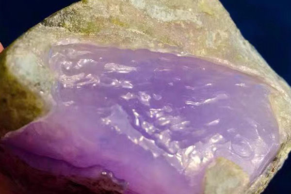 玉石的加工流程是什么样的 紫色玉石能制作成挂件吗
