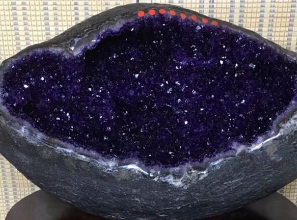 紫水晶原石多少钱一克-为什么便宜
