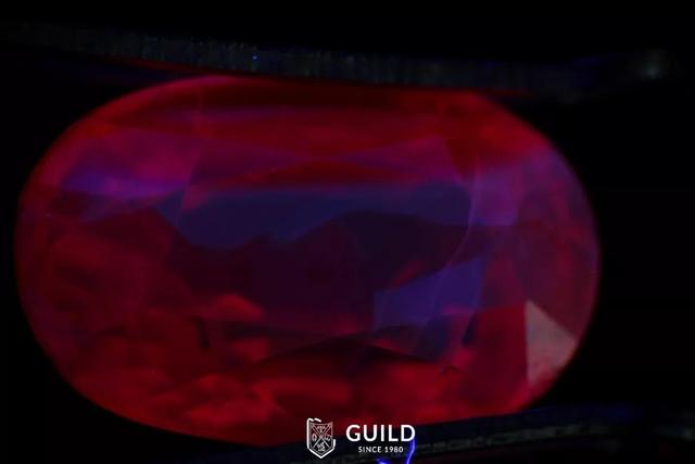 最简单鉴定红宝石方法,怎样鉴别红宝石有烧还是无烧？