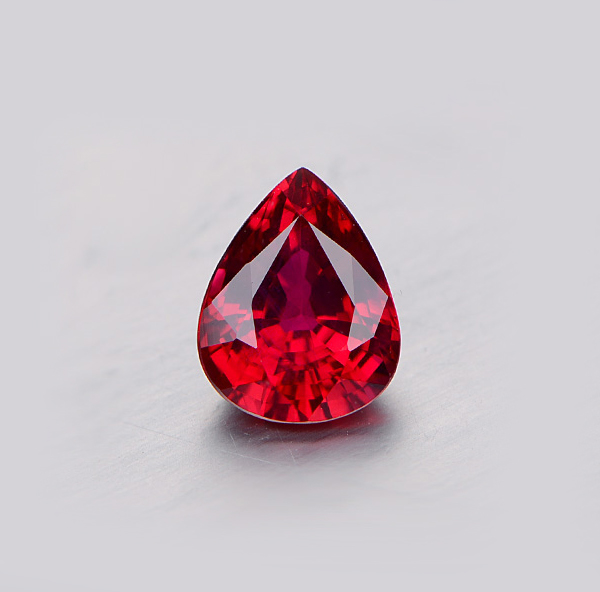 红蓝宝石的价值衡量  红宝石与蓝宝石真伪的辨别