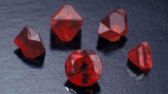 如何识别尖晶石及其与其他宝石的区别