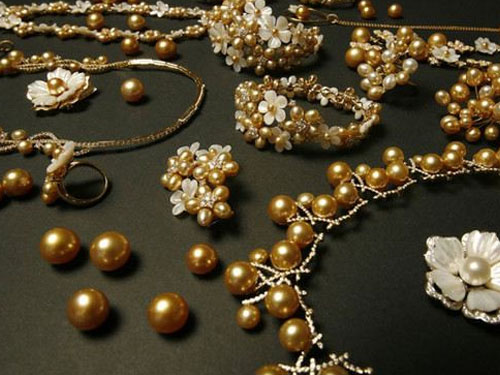 金色珍珠是天然的吗