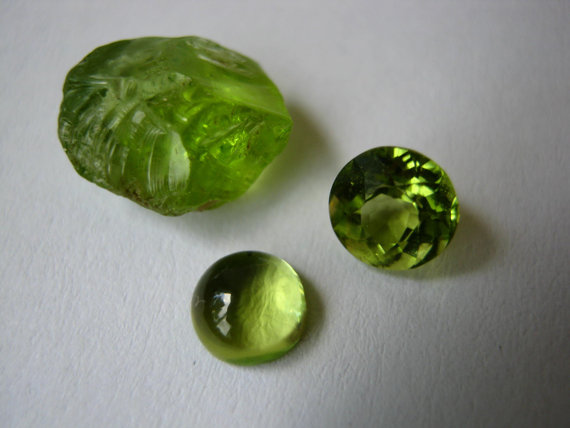 绿宝石和橄榄石一起佩戴冲不冲突吗