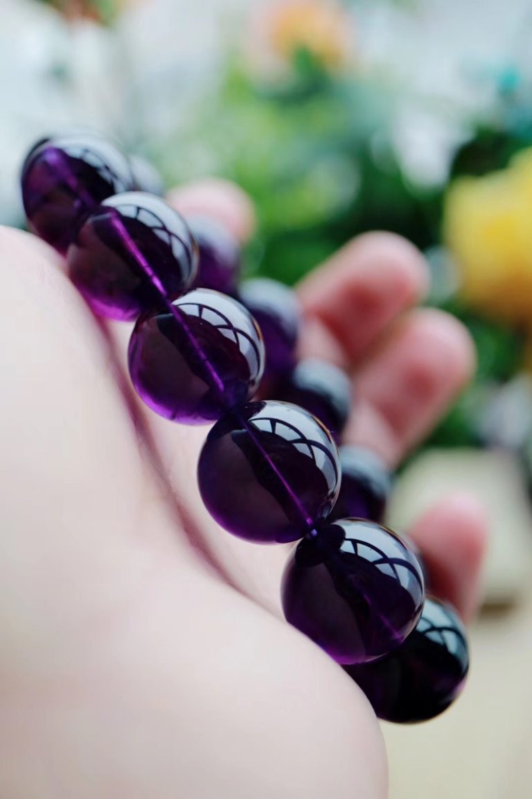 紫水晶的作用与功效,紫水晶的项链照片