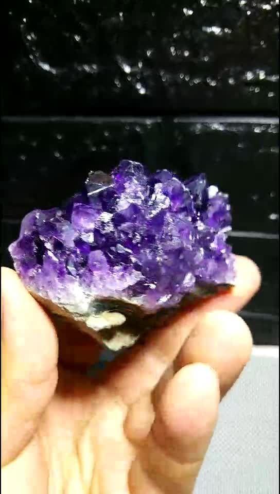 紫水晶和筋脉石哪个能带来好运气呢
