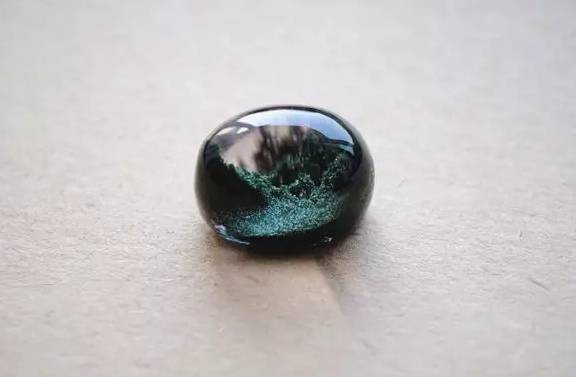 水晶玉髓欧泊都是石英质类的晶质体玉石