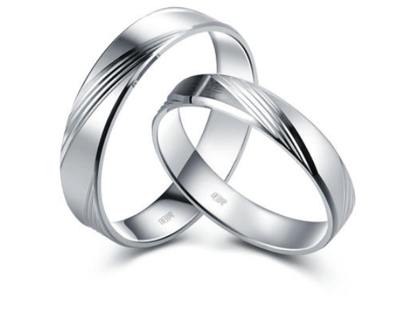 结婚买铂金戒指