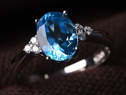 蓝色水晶手环什么寓意