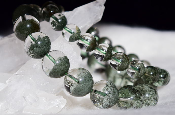 绿幽灵水晶是什么样子，什么是绿幽灵水晶相关知识介绍