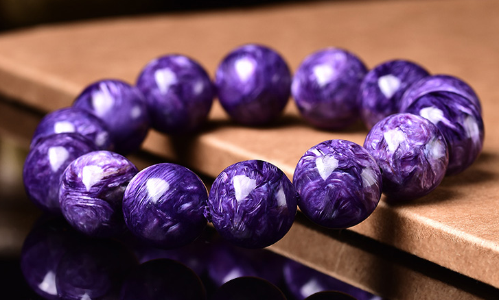 紫龙晶会越戴越润吗？