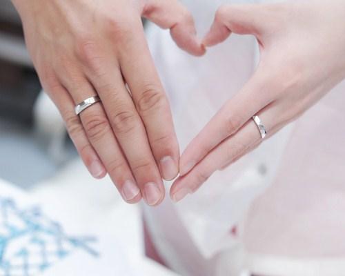 单身戒指和婚戒的区别