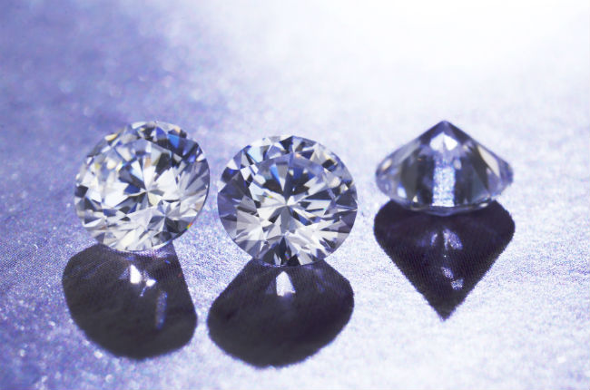 如何挑选钻石颜色 净度 切工 专家教你挑选性价比高的钻石4C