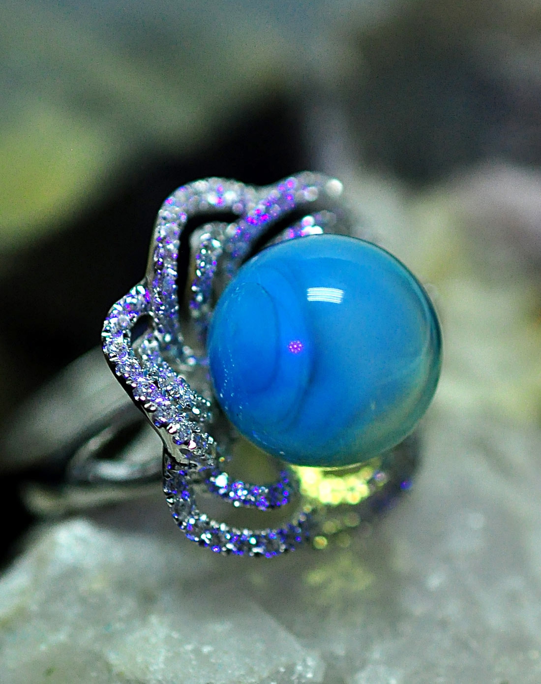 蓝水晶与橄榄石：究竟哪款能够带给你好运？