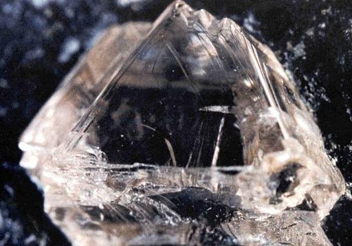 金刚石是什么，是钻石吗？