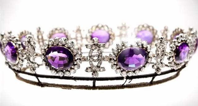 神秘而高贵的紫色水晶，虽然现在相对平价，却深受古代王室宠爱