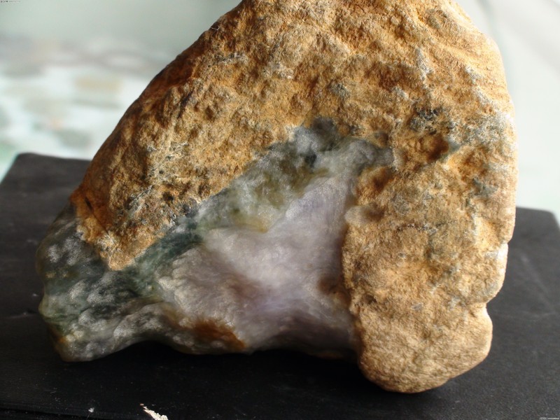 水种飘花翡翠手镯怎么辨别翡翠原石-常见的翡翠原石造假手法