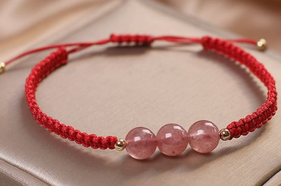 草莓晶红绳手链作用  第3张