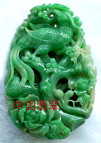 缅甸翡翠哪里买比较合理翡翠玉雕作品欣赏：满绿色翡翠玩件---百鸟朝凤