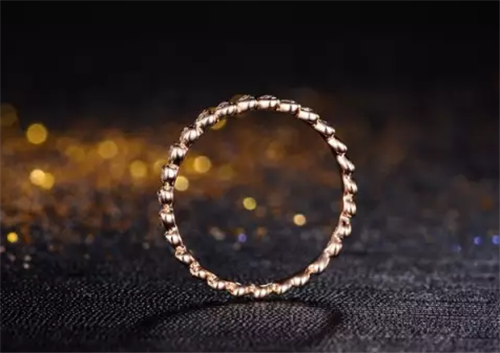 翡翠手镯小细纹18K金钻戒为什么会变色？