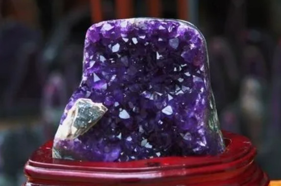 紫水晶洞的真假怎么鉴别  第3张