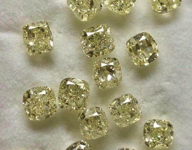 翡翠原石切开特点黄钻的颜色分级和形状，价格