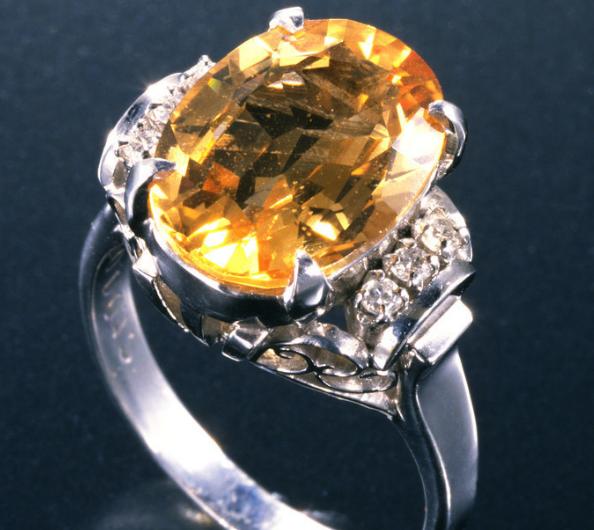财富之石——黄水晶