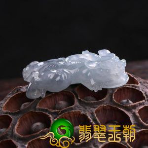 翡翠观音头吊坠价格不一样成色的翡翠貔貅吊坠意味着的喻意各有不同