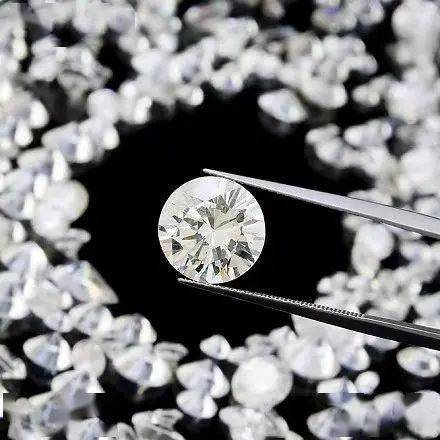 究竟是什么导致钻石猛涨？