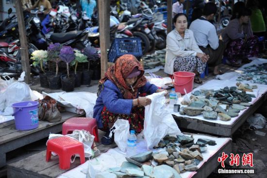 鉴别翡翠的办法探访缅甸最大玉石交易市场